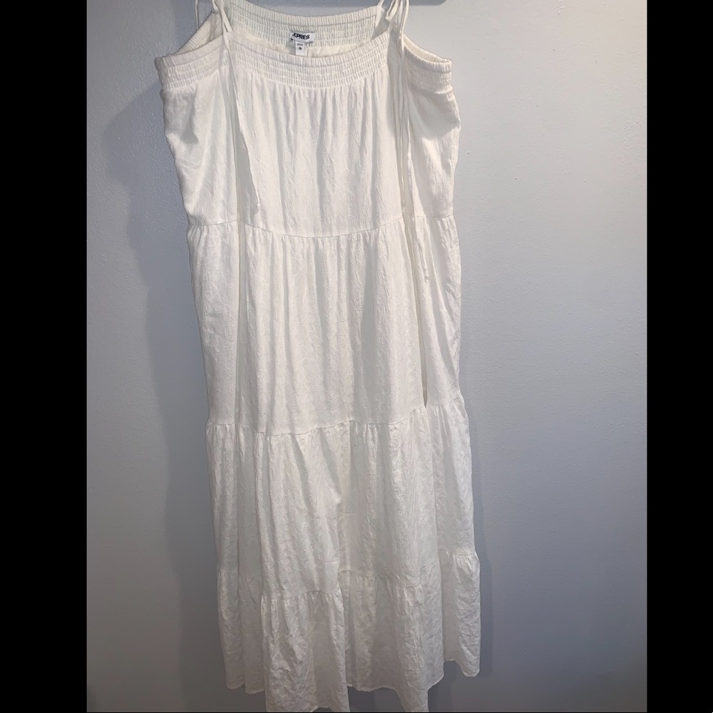 Women’s Long White Dress